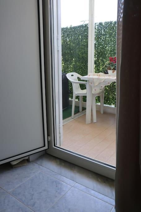 Aros holiday-Caroline apartment Pompeya Exterior foto